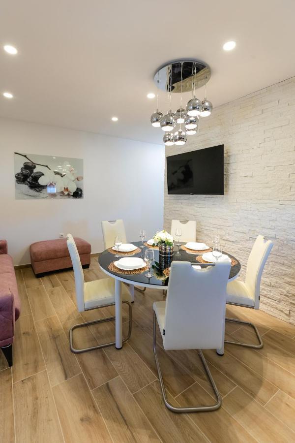 Apartman Laura Vir Exterior photo